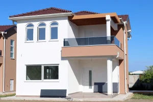 Außenansicht Villa Adana Immobilien Montenegro