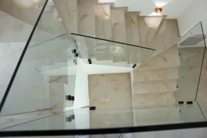 Immobilien Montenegro Villa Adana Treppe oben